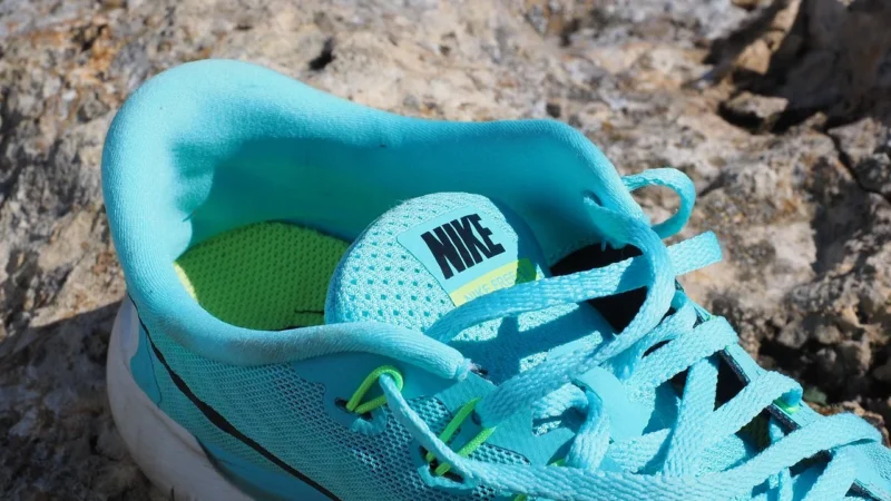Buty do biegania Nike Air Zoom Pegasus 38 Shield W Czarno Białe Dc4074 001 Czarny