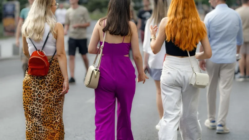 Eleganckie Torebki Damskie Listonoszki na łańcuszku firmy Potri Bordowa (kolory)