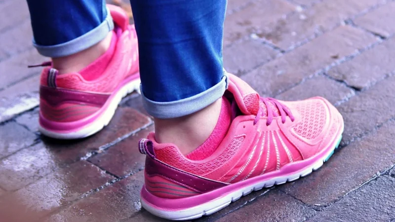 Granatowe buty sportowe damskie Shelovet