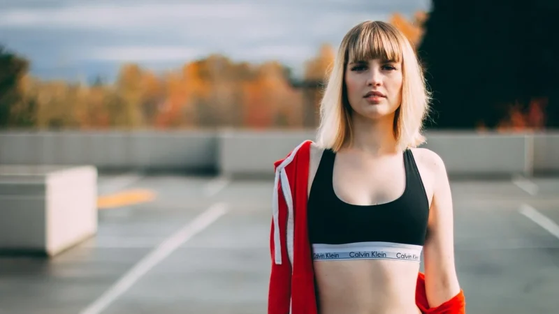 Saszetka nerka 4F Na pas Sportowa Czarna Biodrowa
